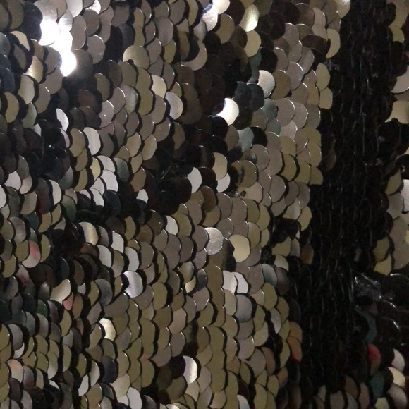 ✨HOST PICK!✨Ladies Arden B. Sequin Top - Picture 8 of 11